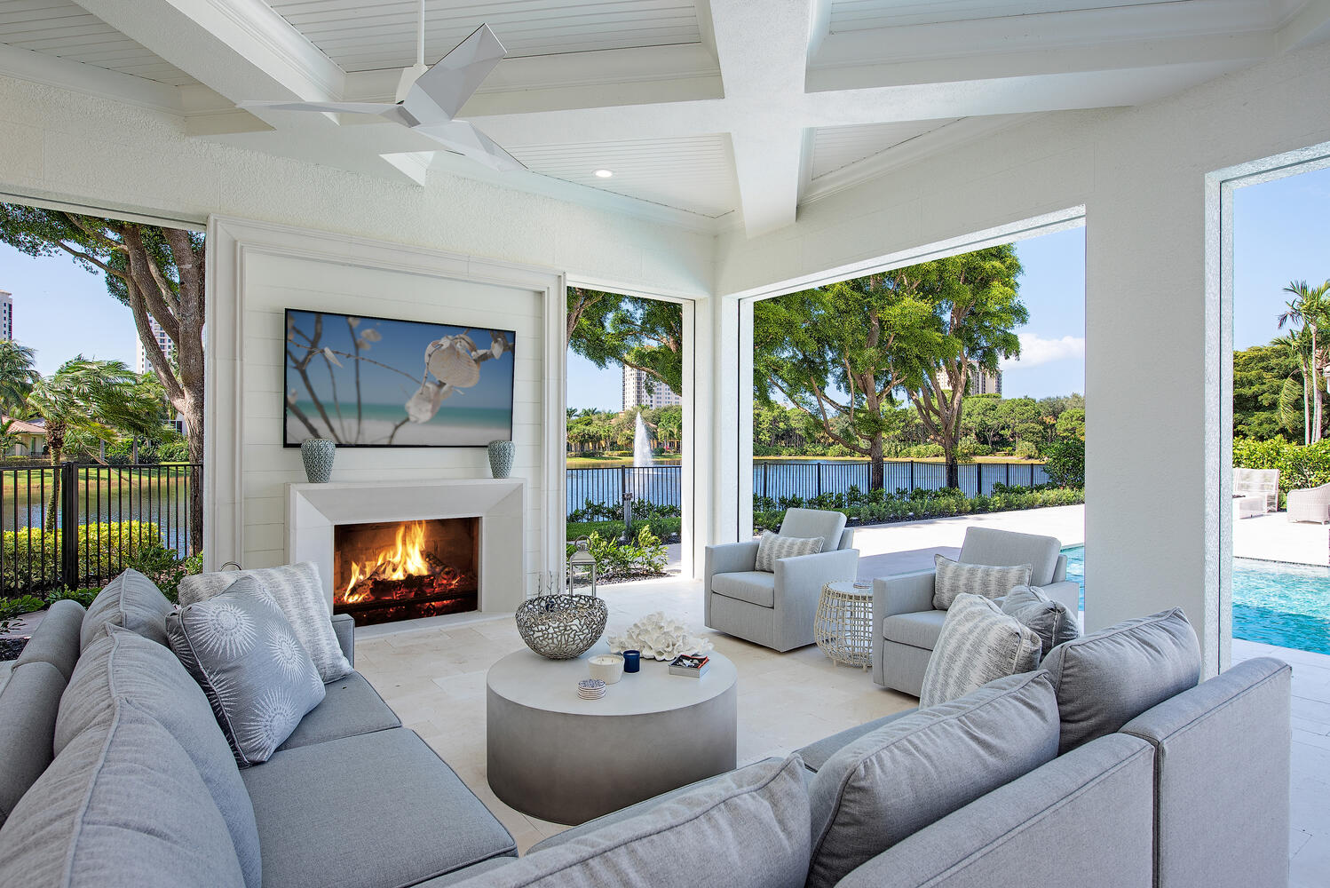 Great room overlooking the lake